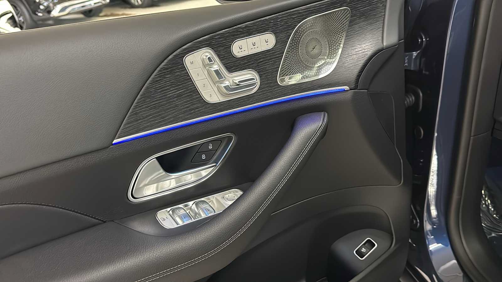 New 2026 Mercedes-Benz GLS 450 4MATIC image 15