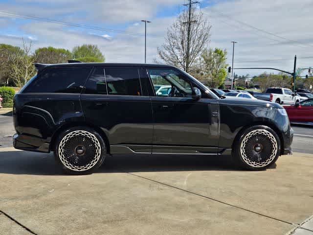 Used 2025 Land Rover Range Rover SE AWD/4WD image 10