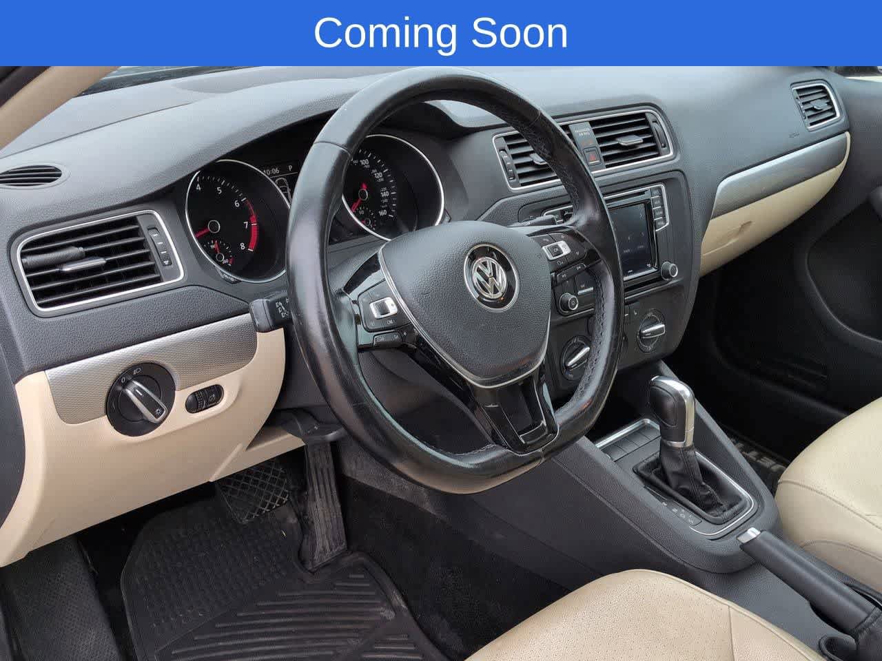 Used 2017 Volkswagen Jetta SE FWD image 2