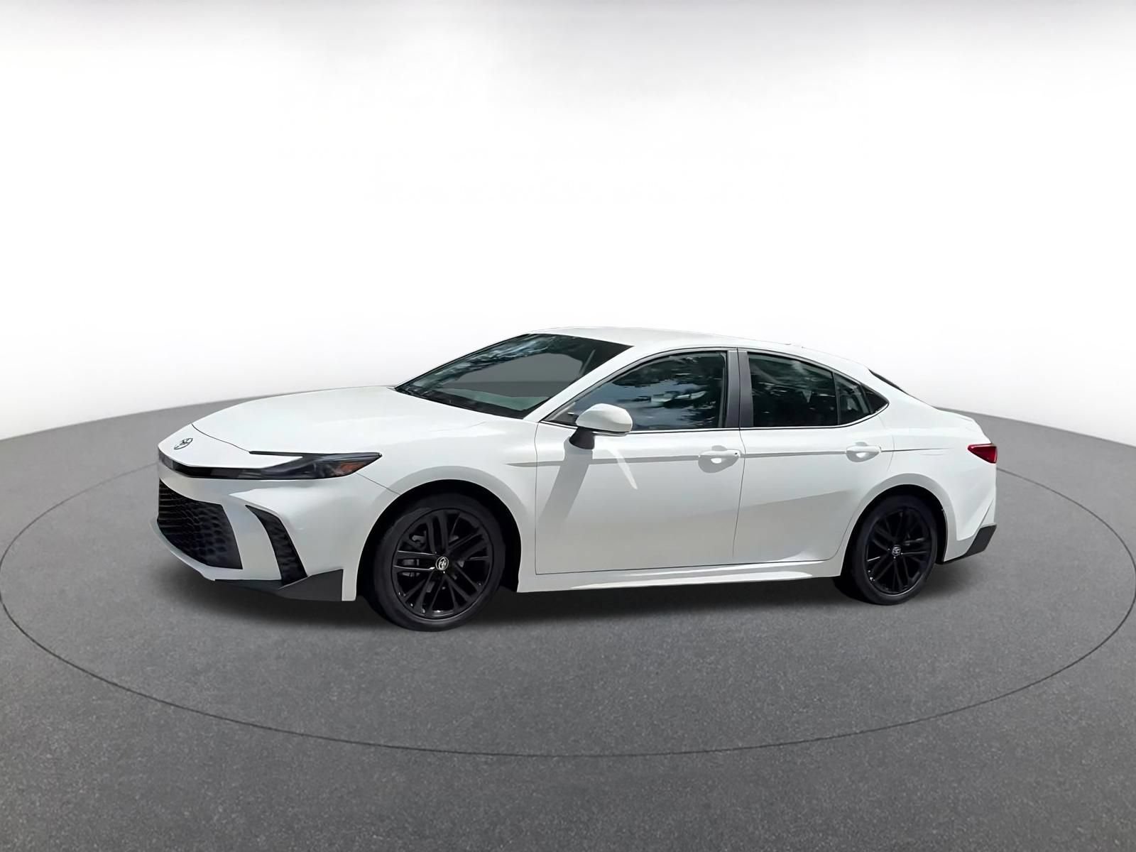 Used 2026 Toyota Camry SE FWD image 8