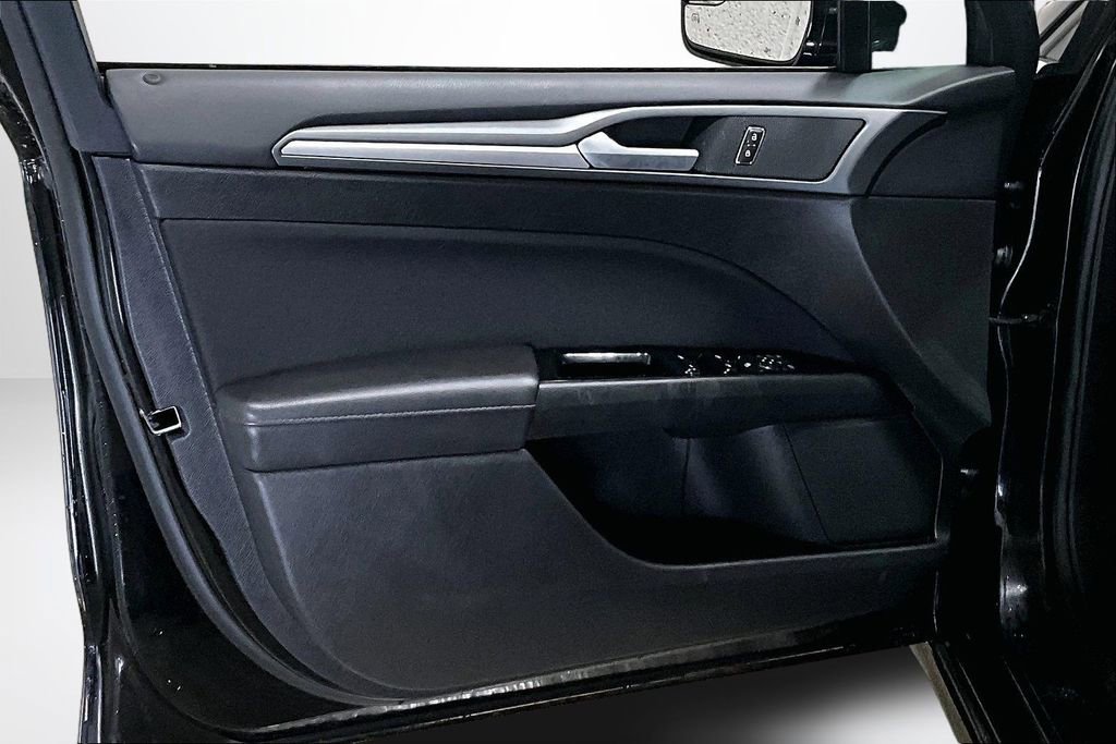 Used 2016 Ford Fusion SE image 20