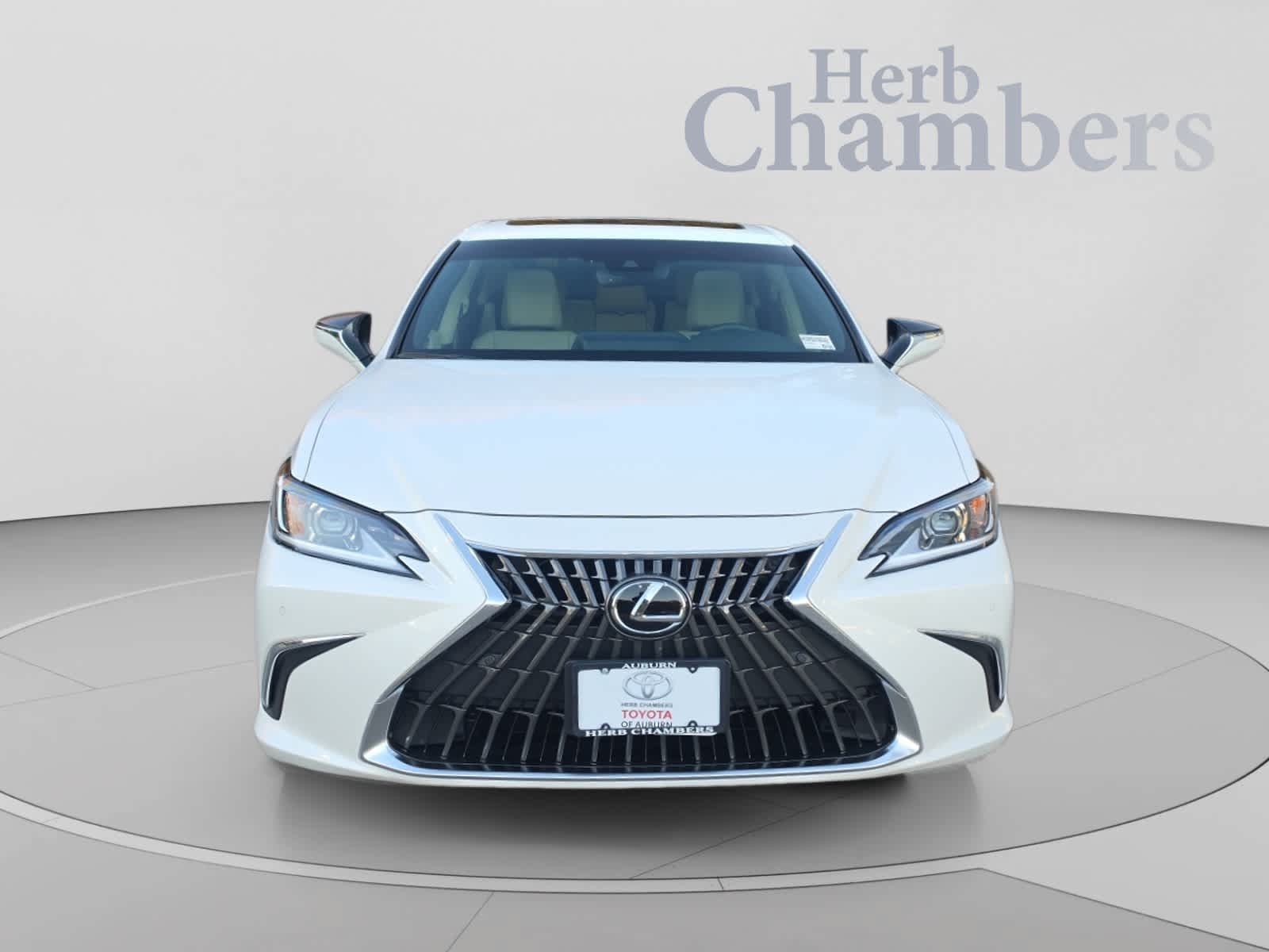Used 2025 Lexus ES 350 w/ Premium Package FWD image 2