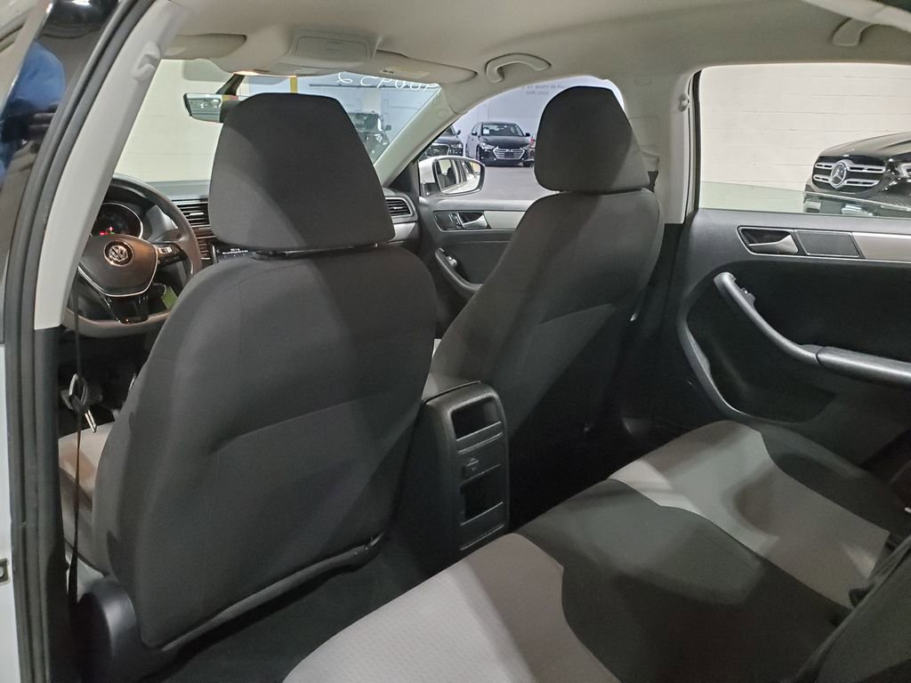Used 2017 Volkswagen Jetta S image 24