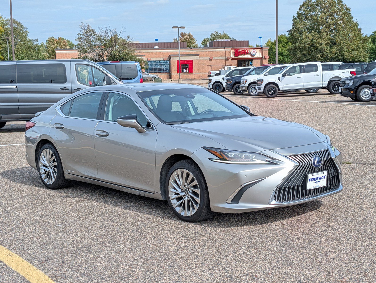 Used 2020 Lexus ES 300h FWD image 7
