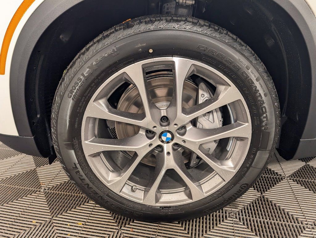 New 2026 BMW X5 xDrive50e image 10