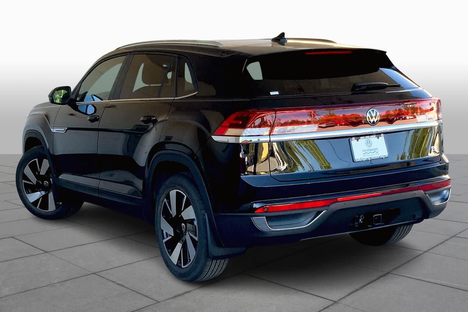New 2026 Volkswagen Atlas Cross Sport SE FWD image 12