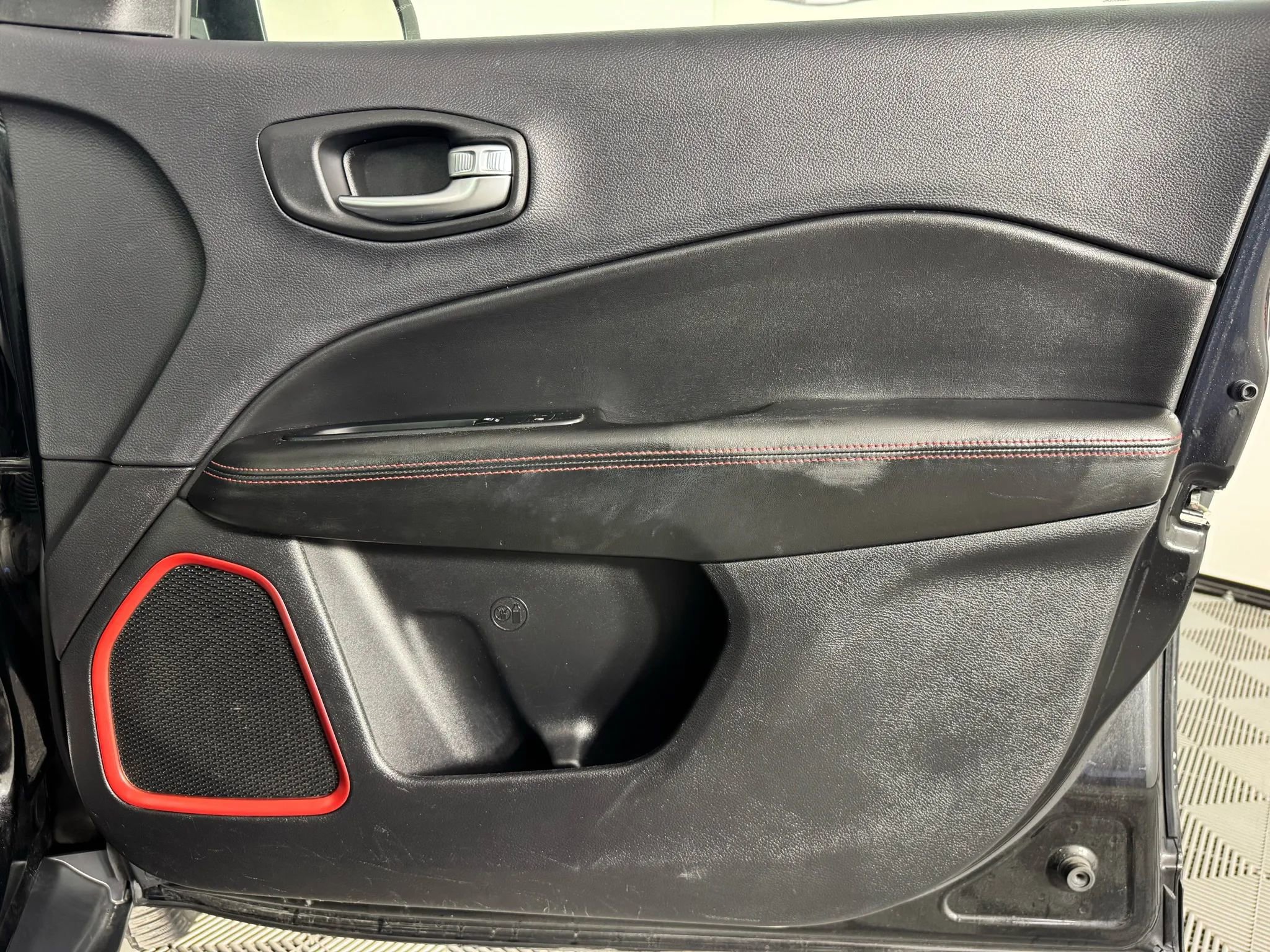 Used 2018 Jeep Compass Trailhawk w/ Leather Interior Group image 42