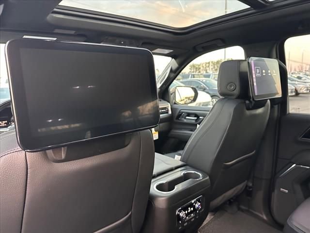 New 2026 GMC Yukon XL Denali w/ Denali Reserve Package image 22