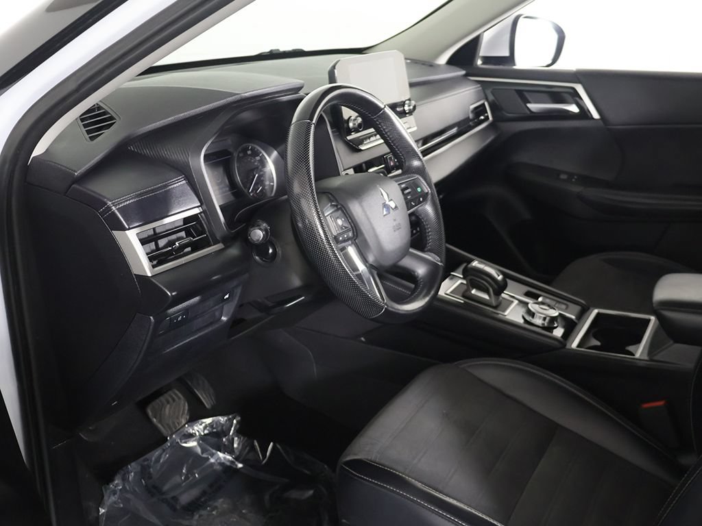 Used 2024 Mitsubishi Outlander SE AWD/4WD image 24