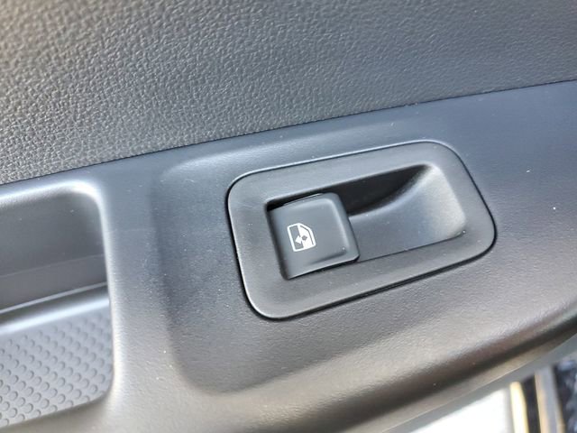 Certified 2025 Volkswagen Taos SE w/ Panoramic Sunroof Package image 13