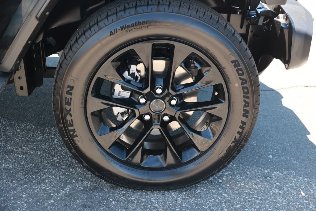Used 2025 Jeep Wrangler Unlimited Sahara AWD/4WD image 10