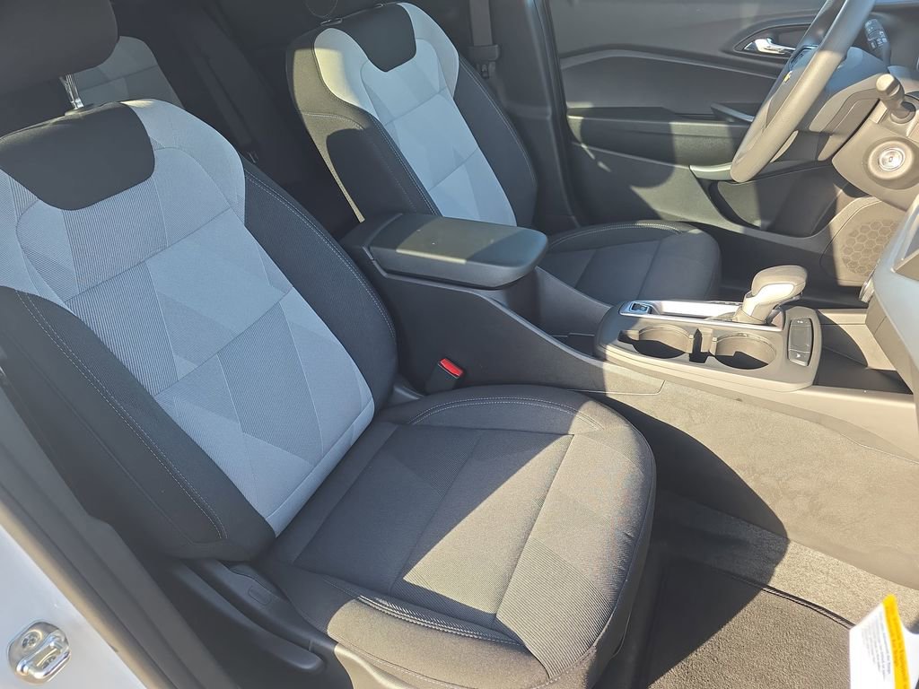 Used 2026 Chevrolet Trax LS w/ Driver Confidence Package image 10