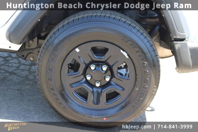 Used 2023 Jeep Wrangler Sport image 6