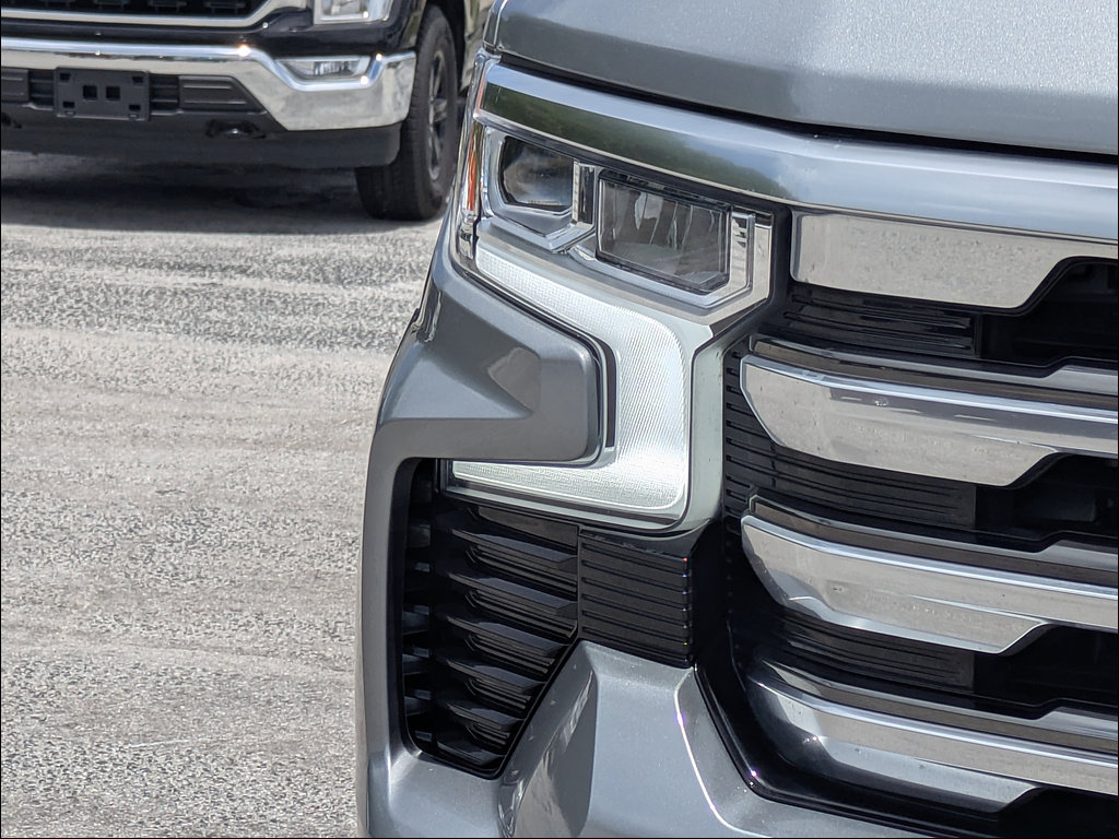 Used 2025 Chevrolet Silverado 1500 High Country AWD/4WD image 13