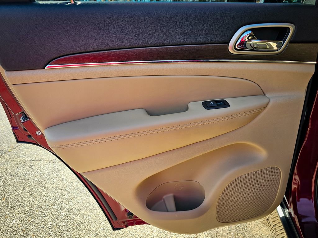 Used 2017 Jeep Grand Cherokee Limited image 33