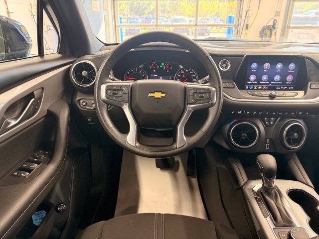 Used 2022 Chevrolet Blazer LT FWD image 18