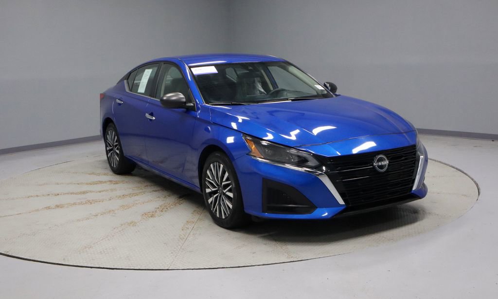 Used 2025 Nissan Altima 2.5 SV