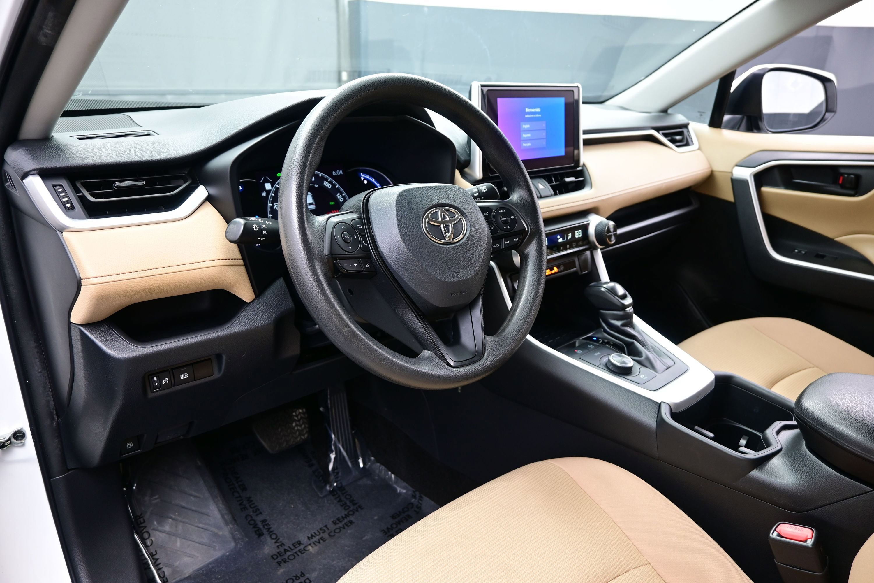 Used 2024 Toyota RAV4 LE AWD/4WD image 12