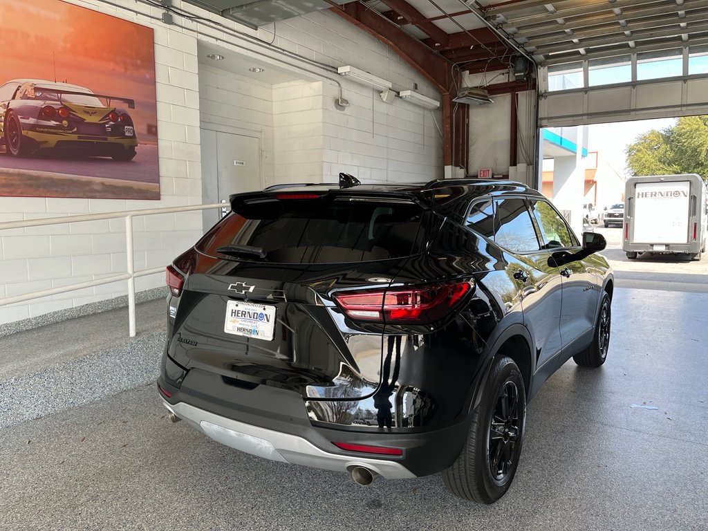 Used 2024 Chevrolet Blazer LT w/ Convenience Package image 11