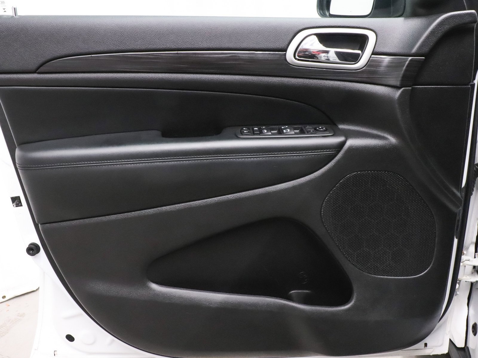 Used 2021 Jeep Grand Cherokee Laredo image 12