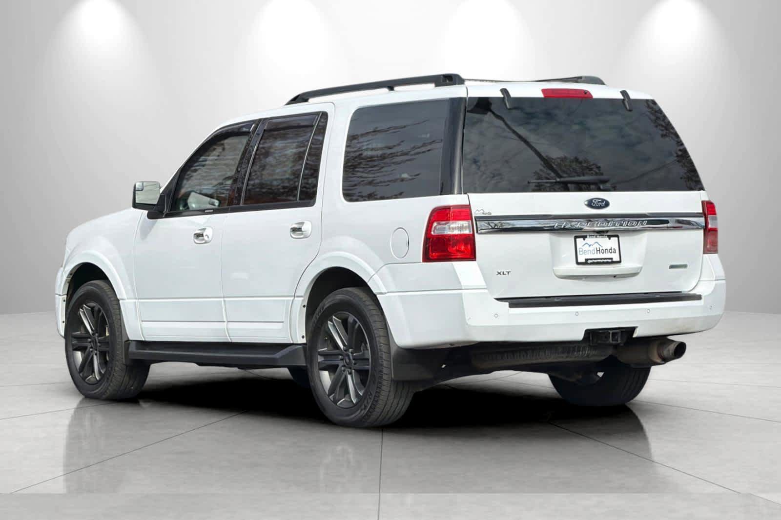 Used 2017 Ford Expedition XLT image 6