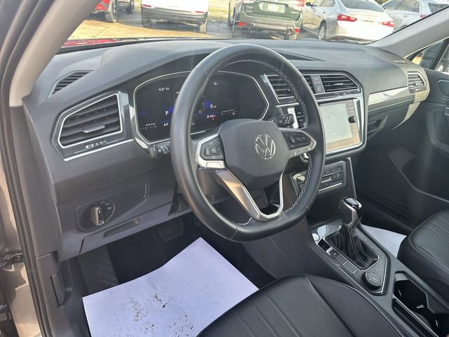 Used 2024 Volkswagen Tiguan SE image 12