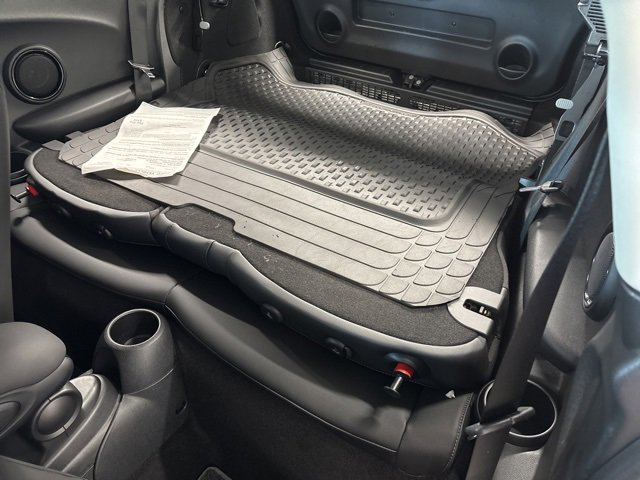 Used 2022 MINI Cooper SE image 17