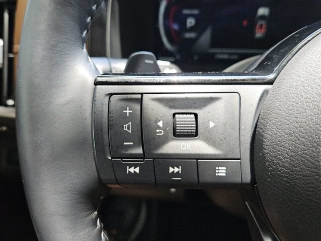 Used 2025 Nissan Pathfinder Platinum AWD/4WD image 24