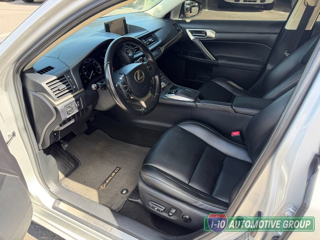 Used 2015 Lexus CT 200h w/ Navigation Package FWD image 13