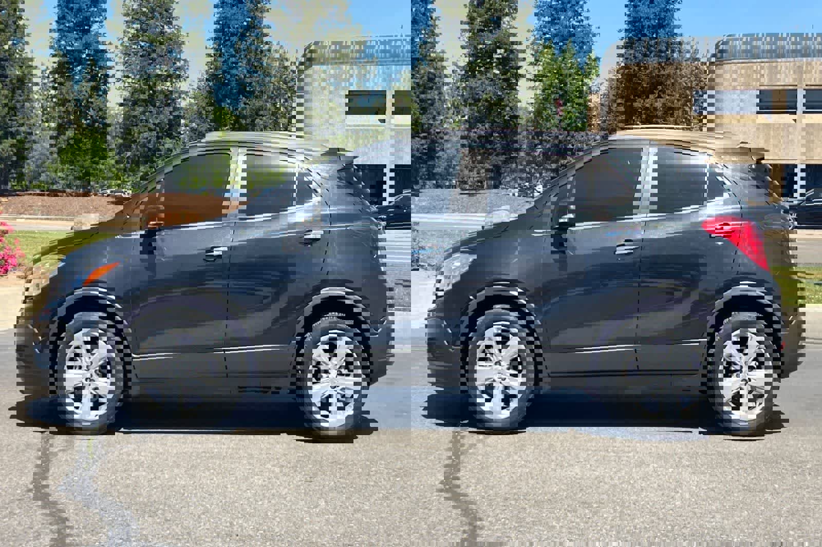 Used 2015 Buick Encore FWD image 6