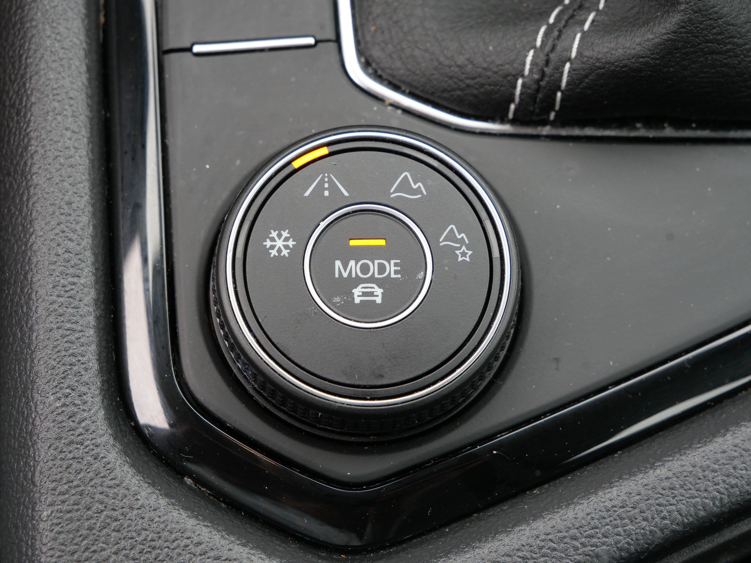 Certified 2024 Volkswagen Taos S AWD/4WD image 29