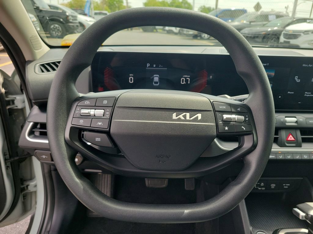 Used 2025 Kia K4 LXS FWD image 23