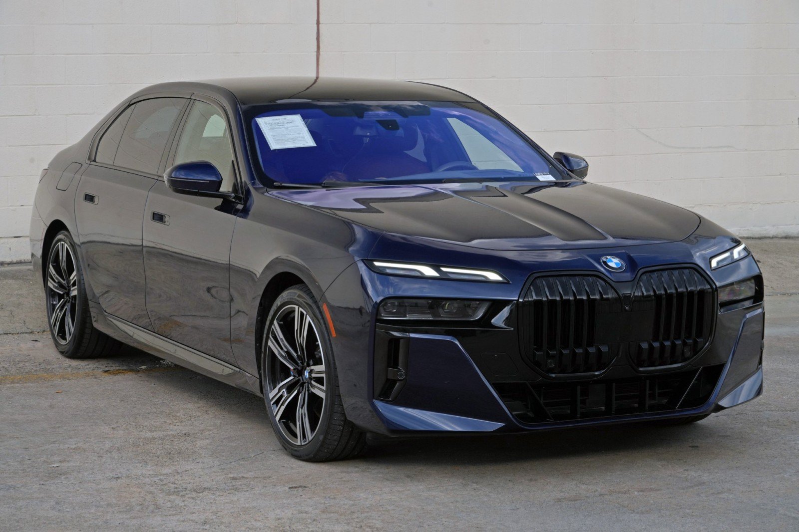 Used 2023 BMW 760i xDrive AWD/4WD image 58
