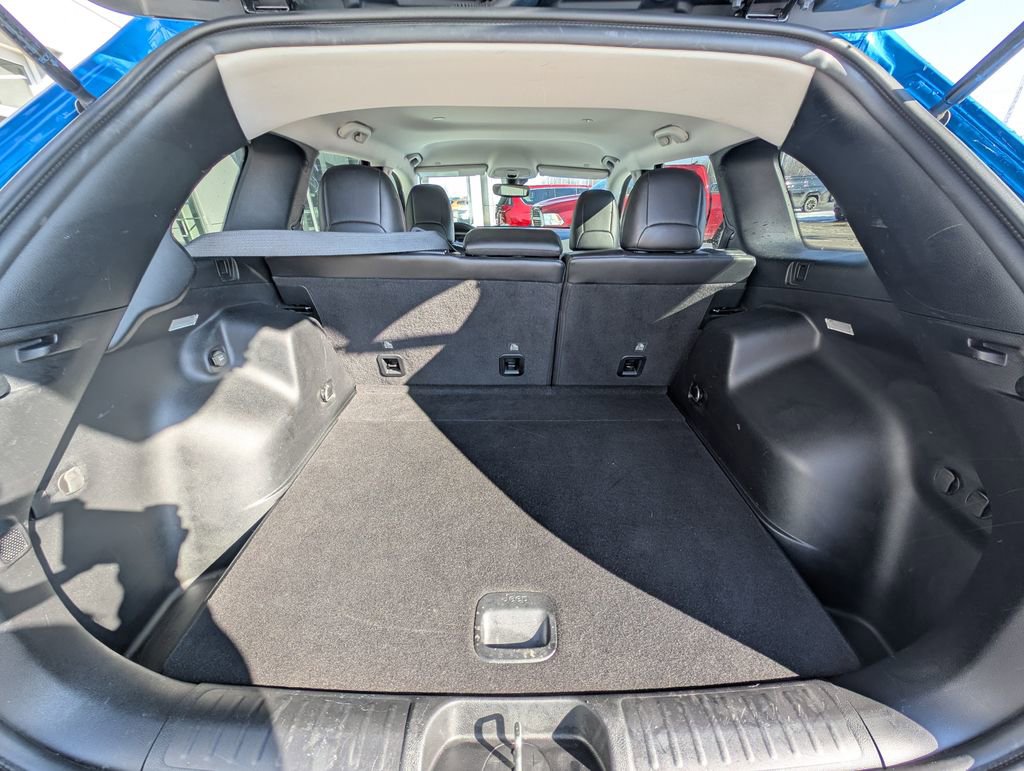 Used 2021 Jeep Cherokee Trailhawk image 11