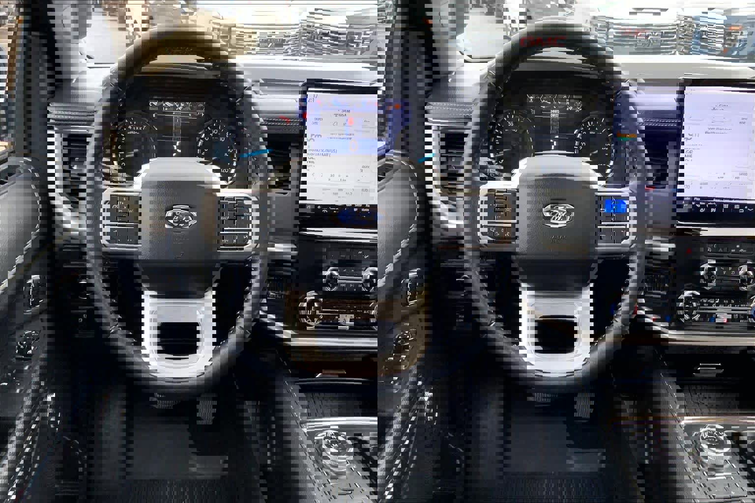 Used 2023 Ford Expedition XLT image 5