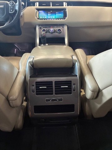 Used 2017 Land Rover Range Rover Sport HSE image 28