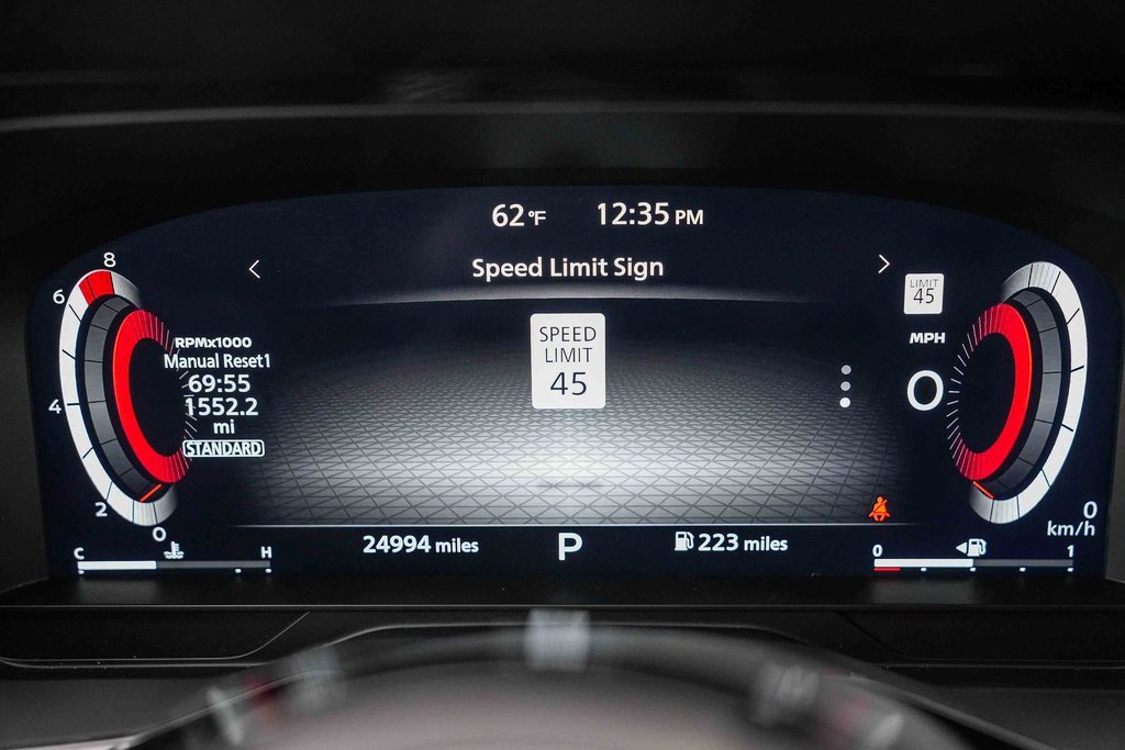 Used 2024 Nissan Pathfinder Platinum image 21