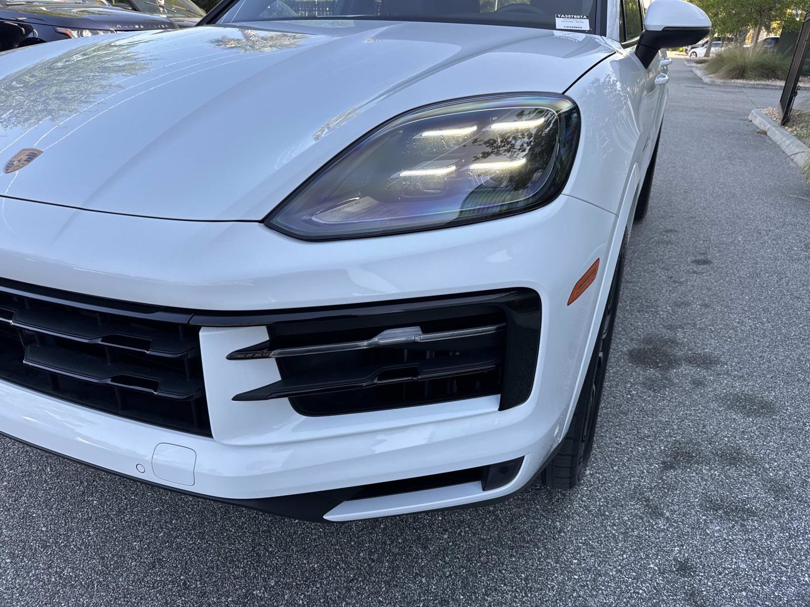 Used 2024 Porsche Cayenne Coupe image 9