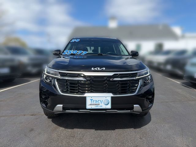 Used 2024 Kia Seltos EX AWD/4WD image 2
