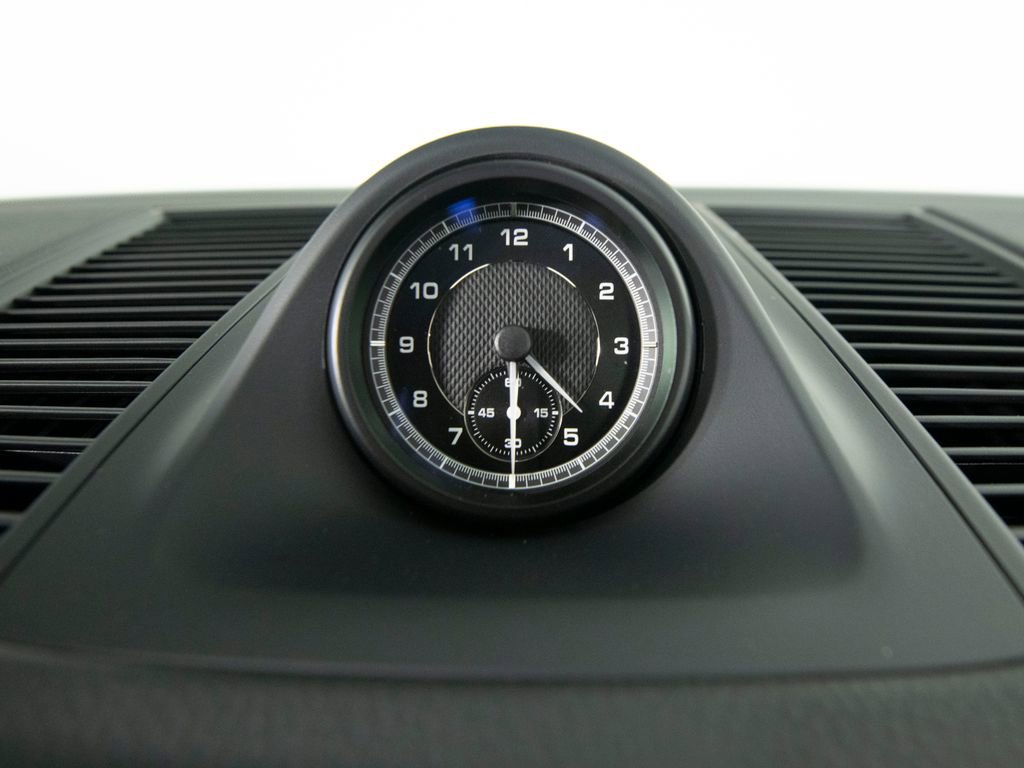 Certified 2025 Porsche Macan image 23