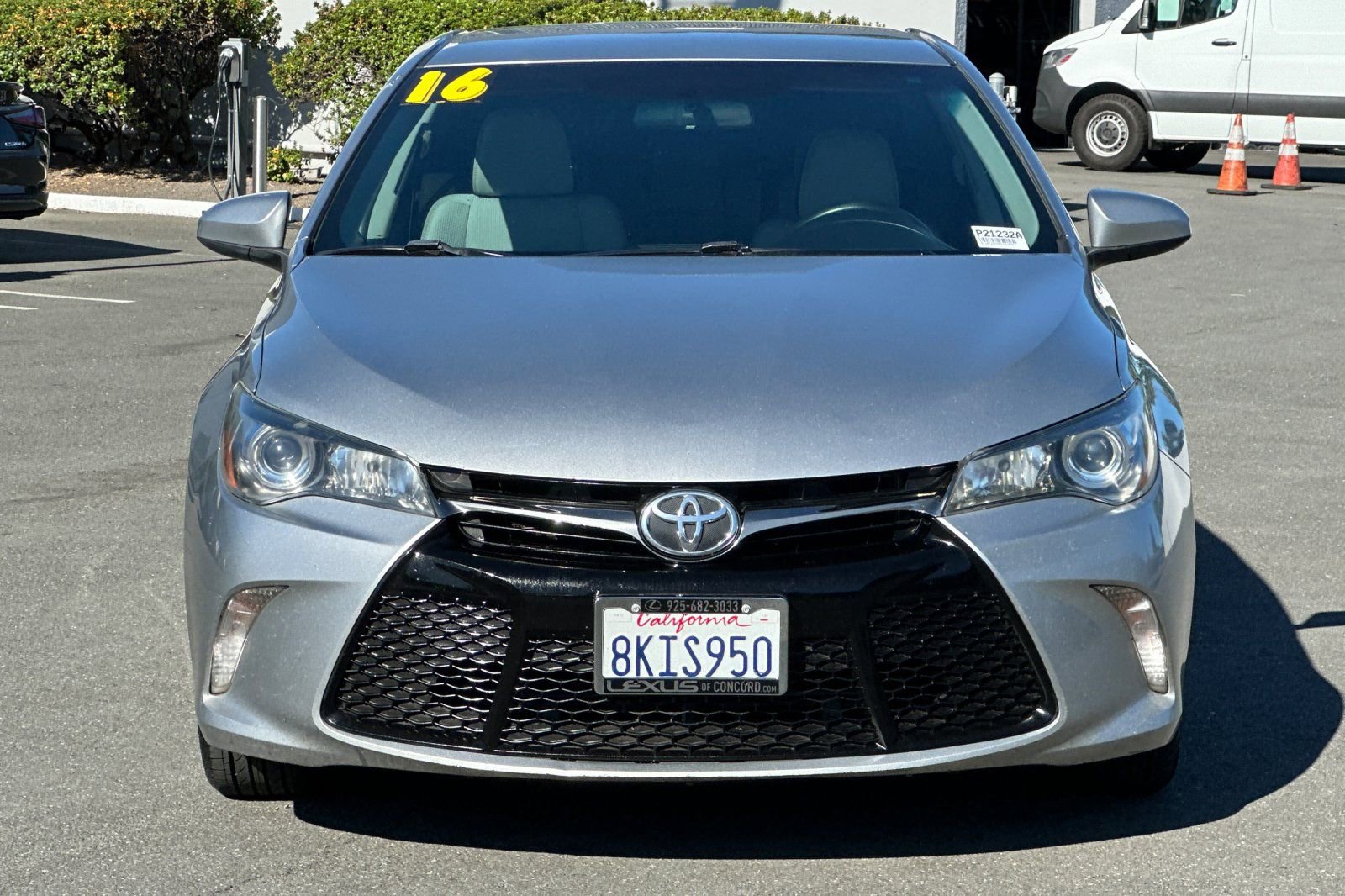 Used 2016 Toyota Camry SE image 6