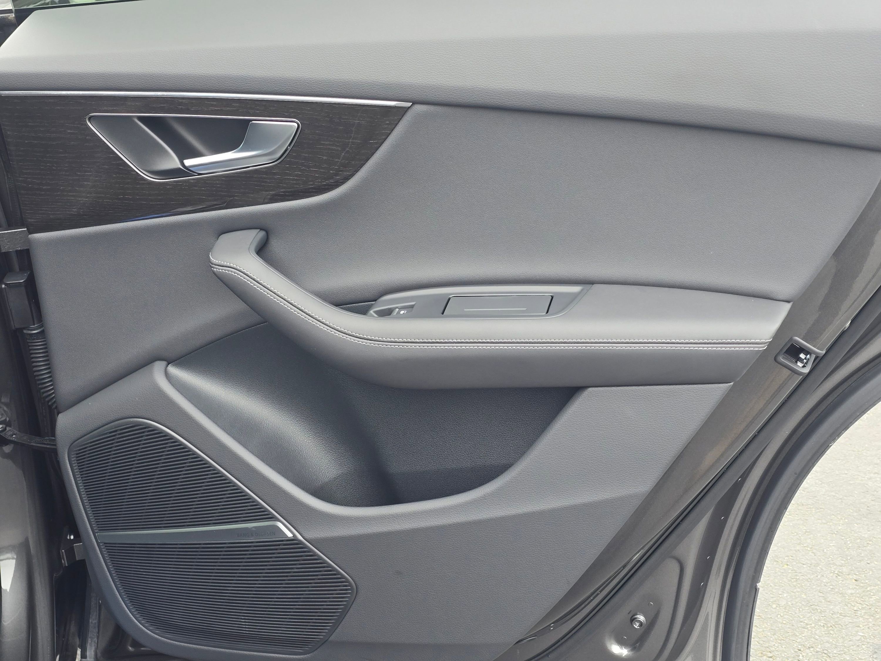 Certified 2025 Audi Q8 Premium Plus w/ Premium Plus Package image 25