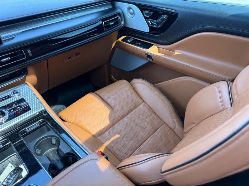 Used 2023 Lincoln Aviator Black Label w/ Dynamic Handling Package image 19