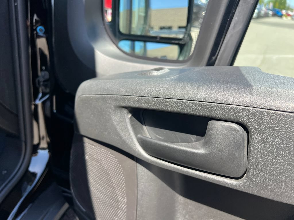 New 2026 RAM ProMaster 2500 w/ Crew Van Package FWD image 14