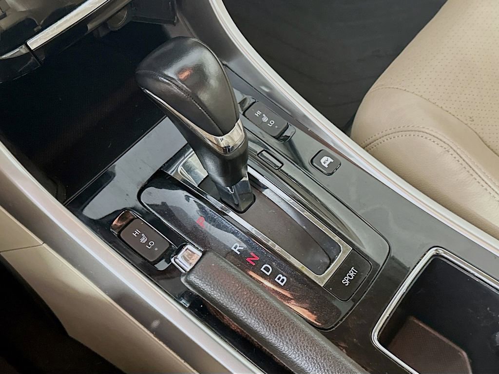 Used 2017 Honda Accord Touring image 16