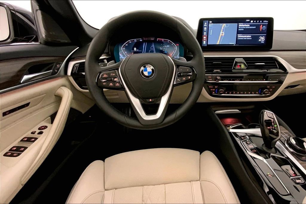 Certified 2023 BMW 530i xDrive w/ Executive Package AWD/4WD image 4