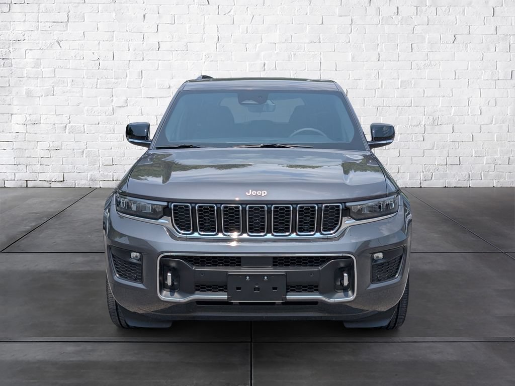 Used 2025 Jeep Grand Cherokee Overland w/ Luxury Tech Group IV AWD/4WD image 3