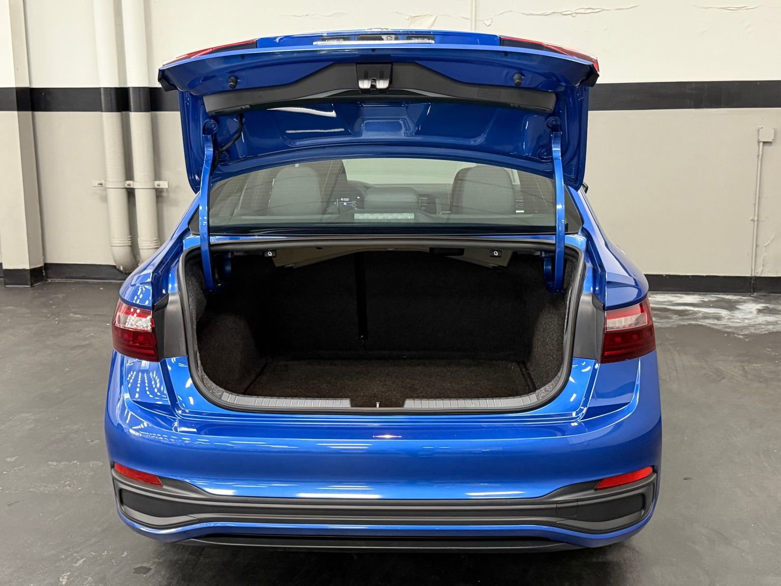 Used 2022 Volkswagen Jetta Sport image 15