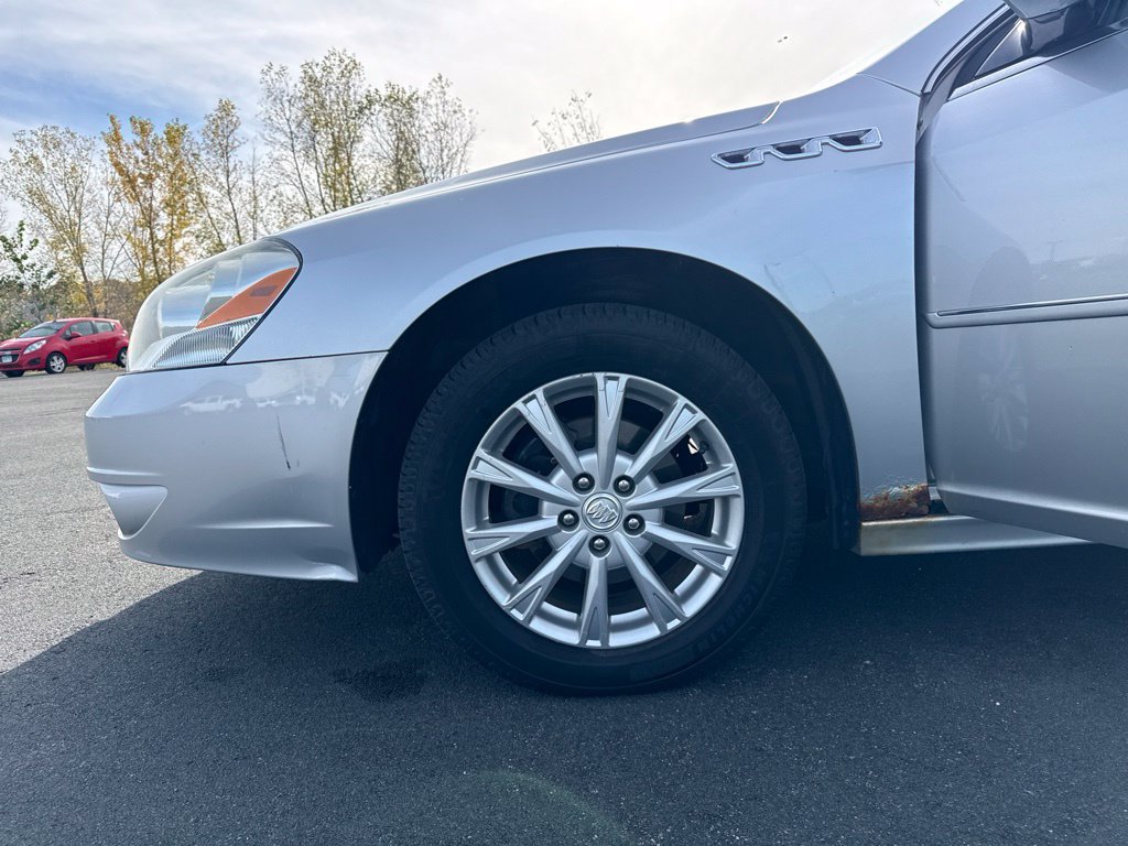Used 2011 Buick Lucerne CXL FWD image 35