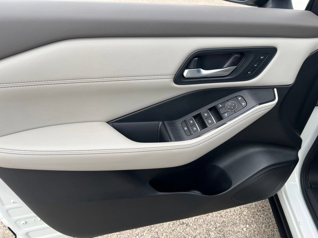Certified 2023 Nissan Rogue SL AWD/4WD image 7